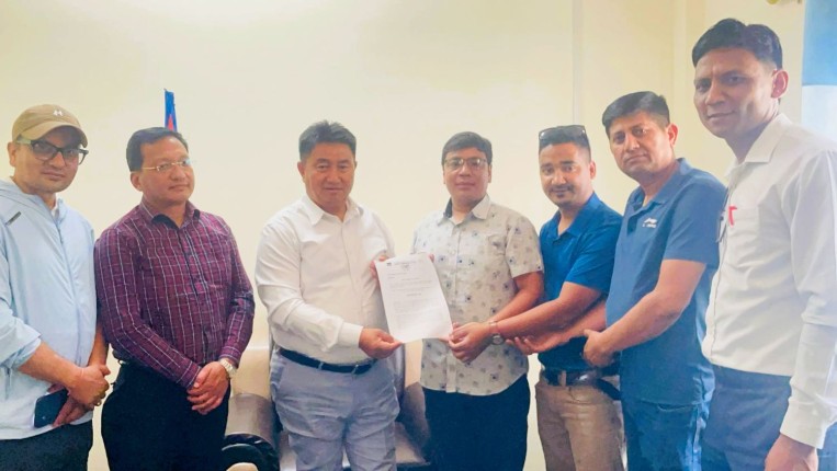 अकोराब बागमती प्रदेशद्वारा मुख्यमन्त्री लामासँग छलफल 