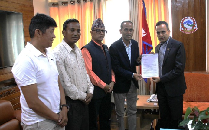 सामुदायिक रेडियोका कानुनी र व्यवहारगत उल्झन हटाउन सरकारसँग अकोराबको माग
