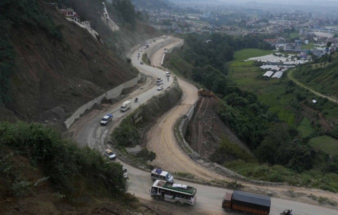 जिल्लाभित्रका मुख्य तथा सहायक सडकमा राति सवारी सञ्चालनमा रोक