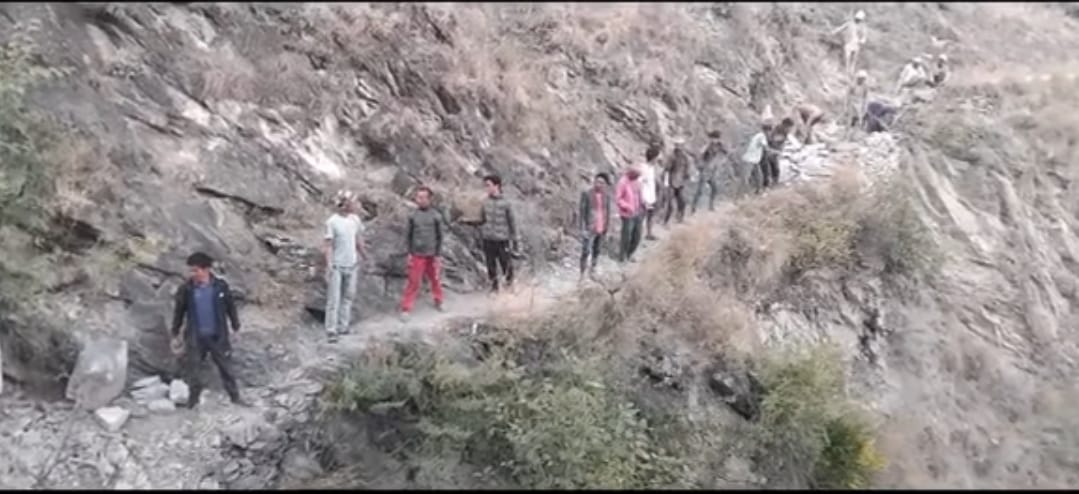 देउसी भैलोबाट सङ्कलित रकमले हुम्लाका कल्खे गाउँमा बाटो मर्मत