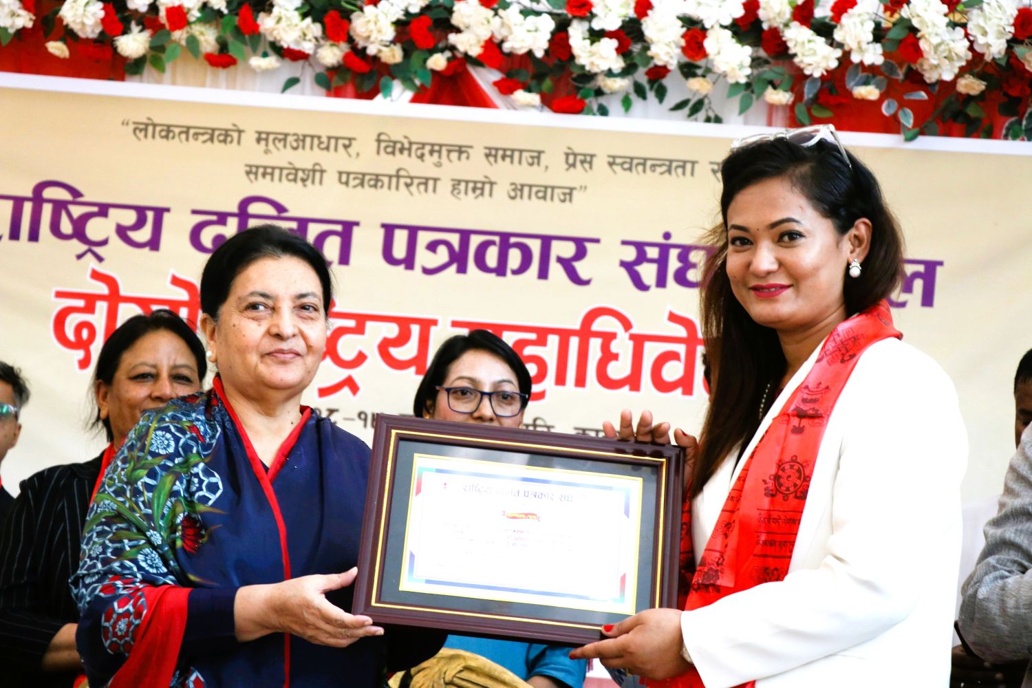 सामाजिक न्यायको पक्षमा कलम चलाएको भन्दै सीआईएनकर्मी श्रेष्ठलाई अग्रणी सम्मान
