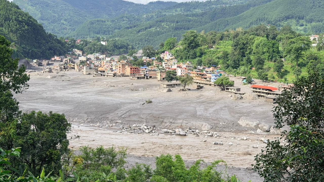 रसुवा र नुवाकोटका बाढी प्रभावित विद्यालयमा अस्थायी सिकाइ केन्द्र स्थापना