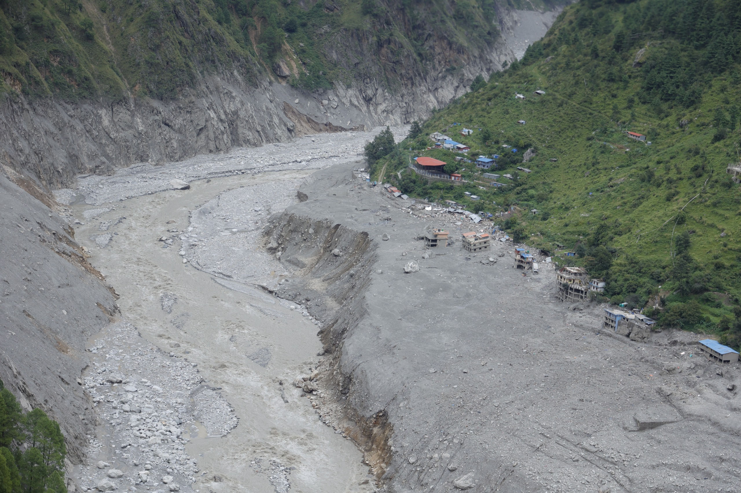 रसुवा भोटेकोशी बाढीमा परी हालसम्म १३ सय ९९ जनाको मृत्यु